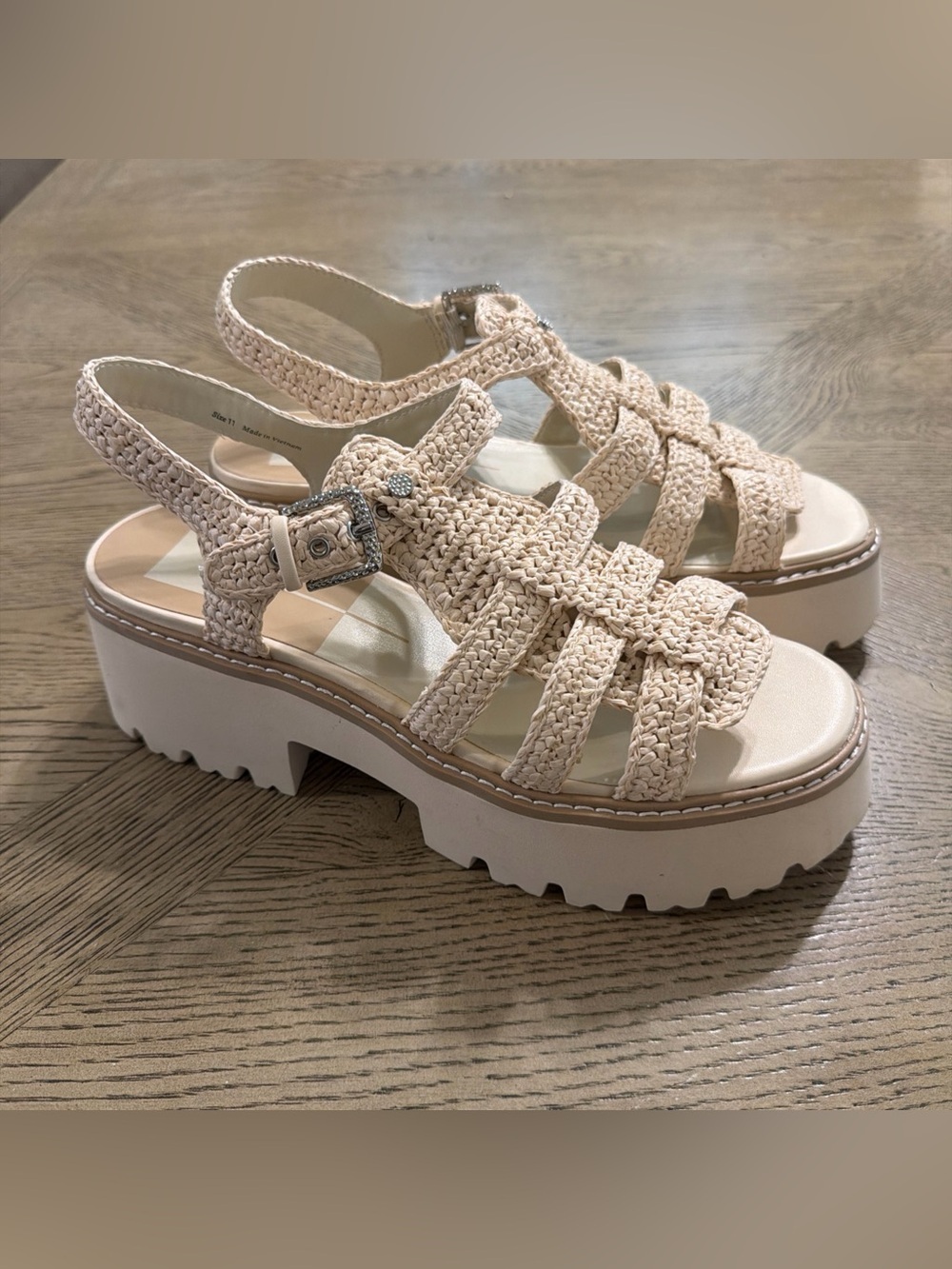 Dolce Vita Women’s Sz 11 Lattice Oatmeal Knit Fisherman’s Sandals